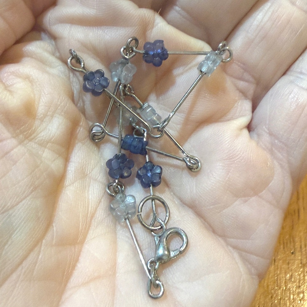 Silver Tone Blue and White Carved Flower Bead Bar Link Bracelet 9.5 Inch